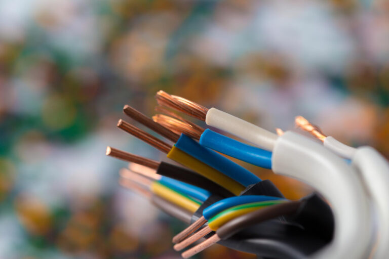 Jaki kabel dość przewidywane obciążenie elektryczne 16 kW do połączenia skrzynki z domem?