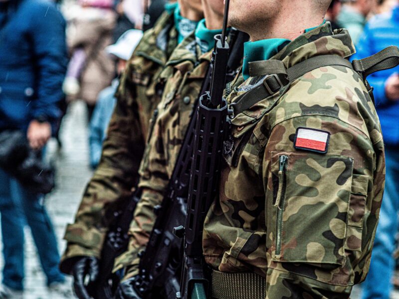 Szybkość budowy i trwałość konstrukcji równie ważne jak komfort – Koszary modułowe
